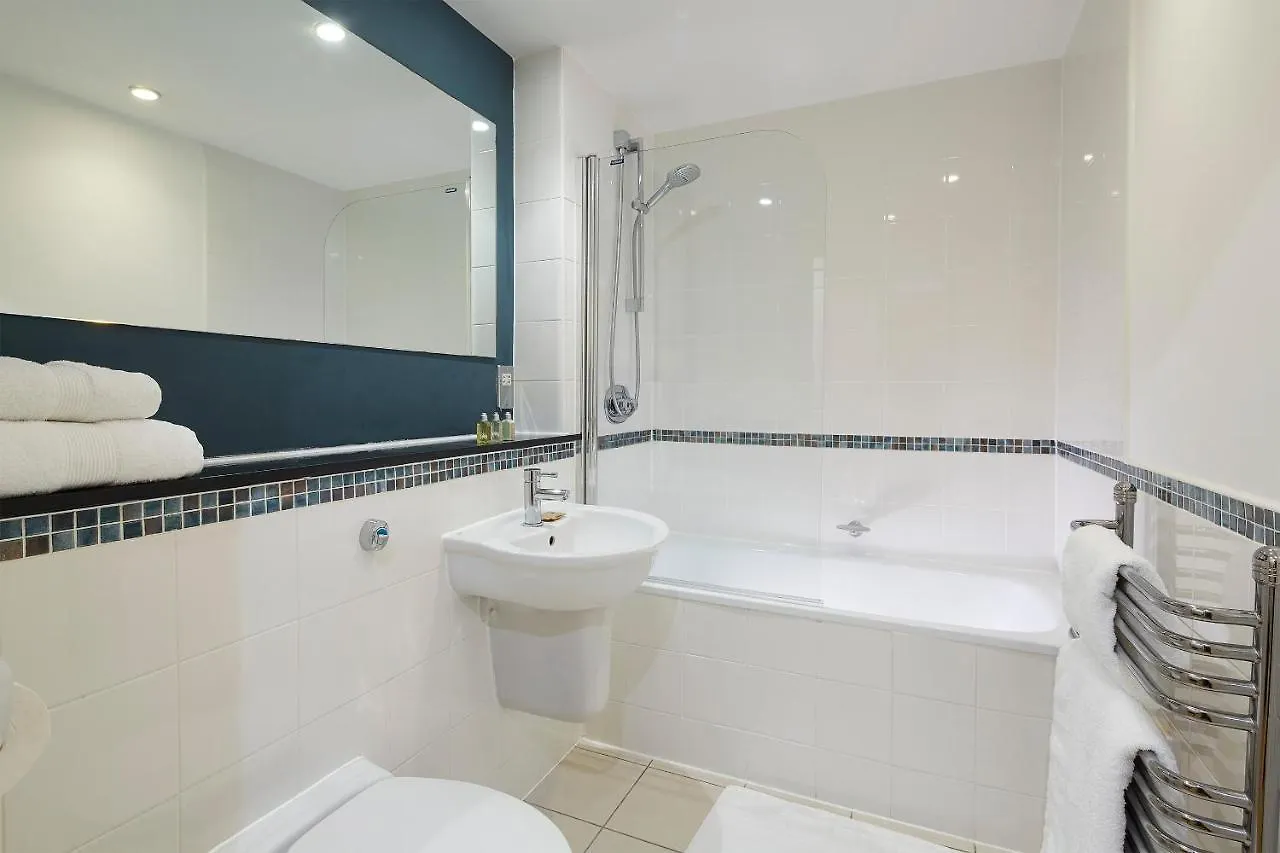 Marlin Apartments London City - Queen Street Aparthotel