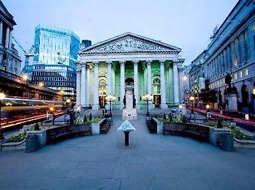 Marlin Apartments London City - Queen Street Aparthotel