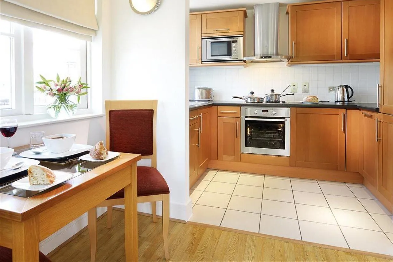Marlin Apartments London City - Queen Street Aparthotel